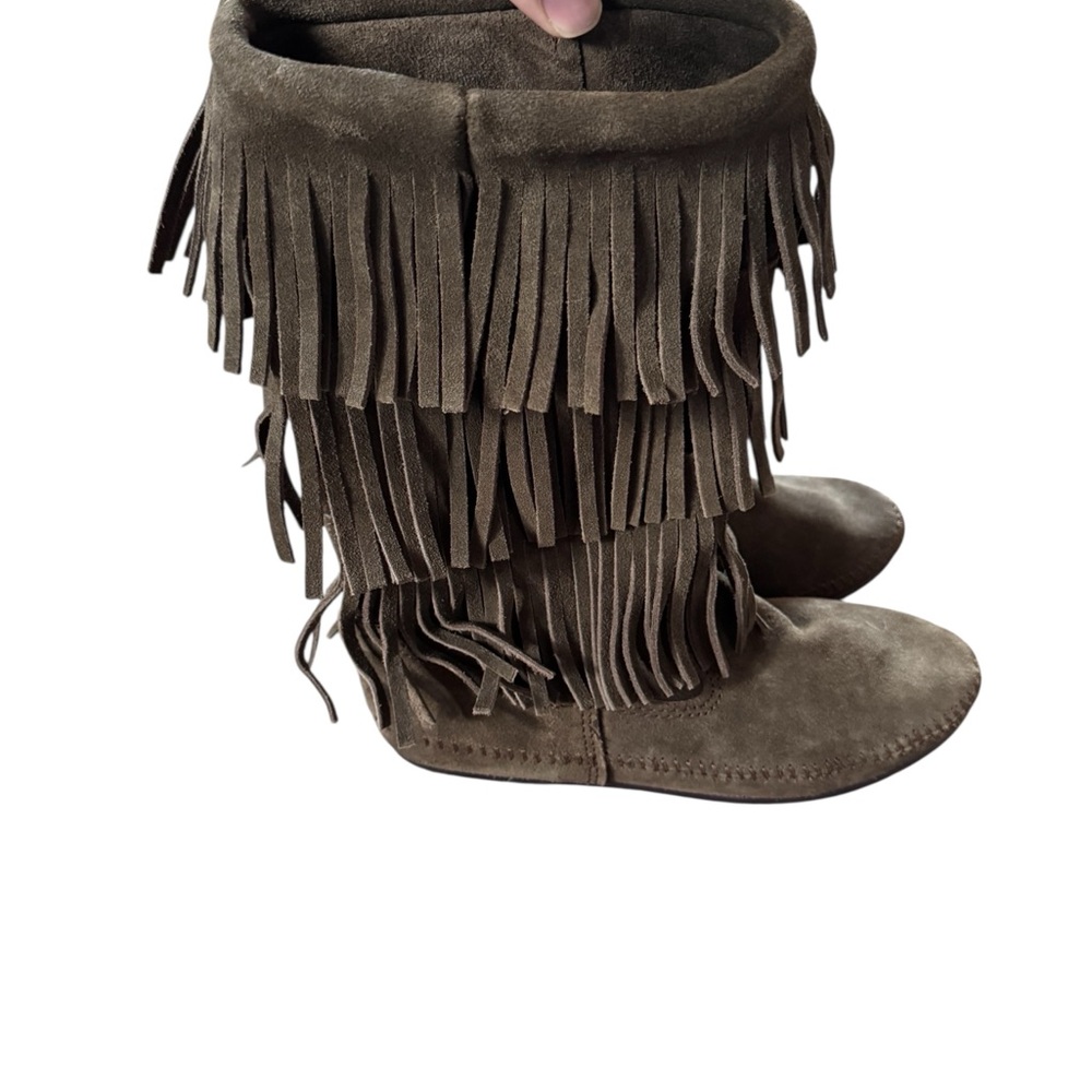 Minnetonka 3 Layer Fringe Boot Womens Size 10 Boots Olive Green 1635F Booties - Picture 3 of 6